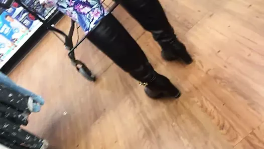 Çiçek desenli milf 2