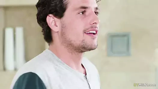 Üvey anne nina elle çok iyi bir anlaşma sunuyor