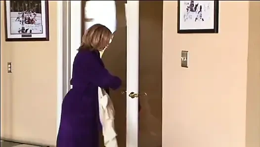 Amerikan Üvey Anne Büyük Bir Horoz Üzerinde Çıldırıyor - (Bölüm No. 05)