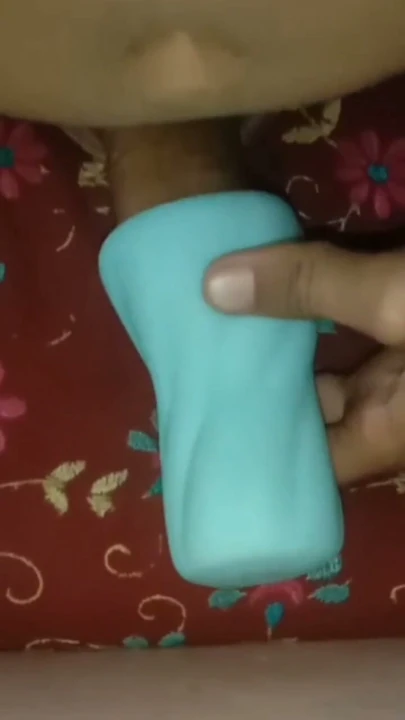 Yeni Erkek Seks Oyuncağı Stroker'ımı Deniyorum | Klip 1