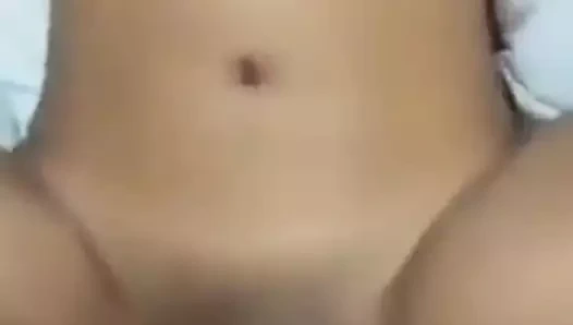 Sıcak Endonezya kız yüzünde becerdin ve boşalmak alır