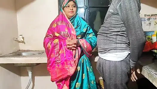 Annem büyük çorabı emiyor götünü sikiyor