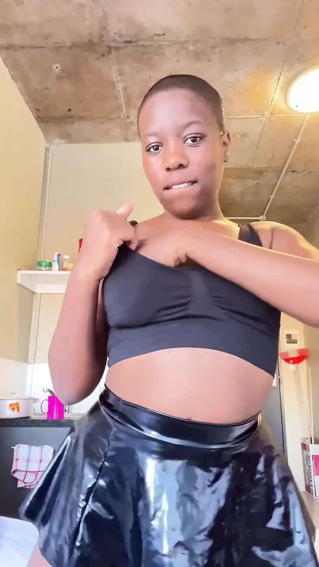 Arkadan amımı parmaklıyorum