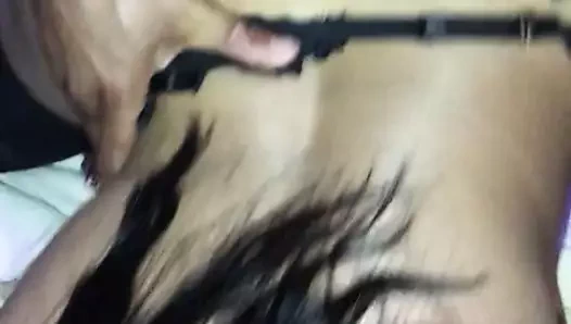 Asya karısı hizmet ona siyah boğa