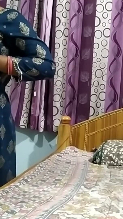Hintli desi teyze 2024 xhamster.com'te yerel oğlanla ateşli seks ile sıkı amından sert sikiliyor | Klip 1
