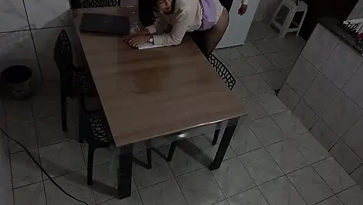Sekreterin götü toplantı odasında sikiliyor.