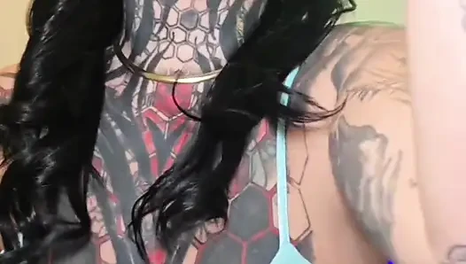 Üvey anne ev işleri hakkında seni sorup boşaltıyor