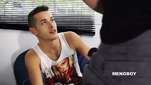 Tim Loux koçu tarafından sikiliyor