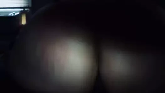 Beyaz futbol anne sürme ve sağladım üzerinde siyah horoz