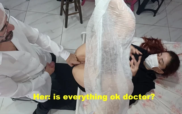 Jinekolog hastasını amına azdırıyor