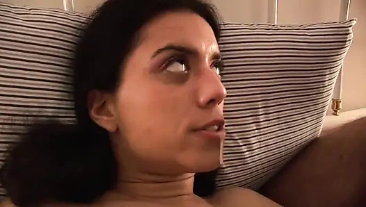 Üvey baba tüm üvey kızlarını istiyor