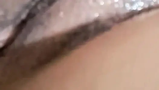 Kolombiyalı kadın komşusuyla mastürbasyon yapıyor