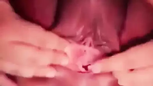 Küçük memeli sütlü ve nefis genç kız