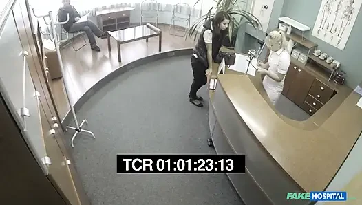 Öğrenci tam vücut muayenesi ve dölleme sürprizi alıyor