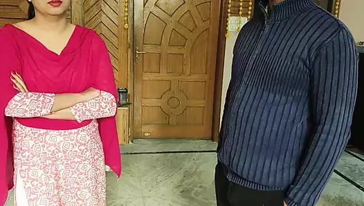 Genç Saara bir arkadaşı ona bir seks hikayesi anlattığında baştan çıkarıldı