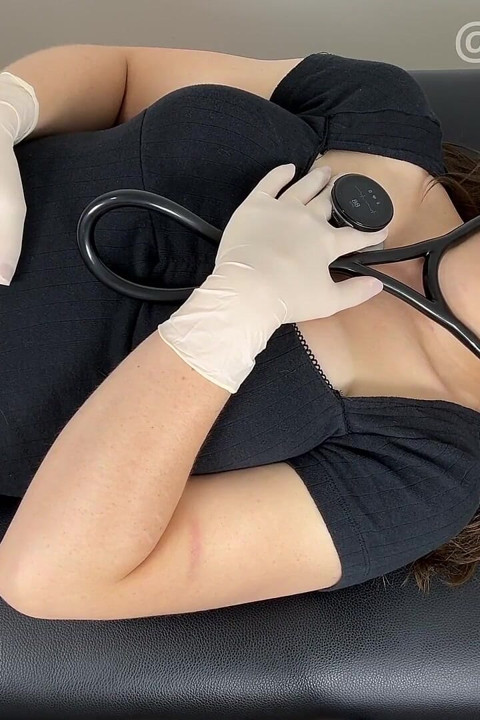 Sevimli üst ve şortlu Eko Core Heart Auscultation
