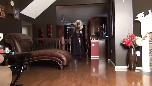 metresi var ona köle