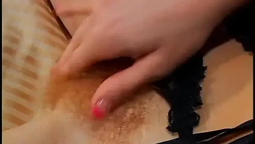 Redhair kızıl kıllı amcık yalıyor sikişiyor