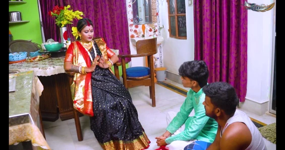 DESI MALLU MALKIN EXTREME HARDCORE FUCK WITH TWO NAUKAR WHEN SHE WAS ALONE AT HOME ( HINDI AUDIO 0