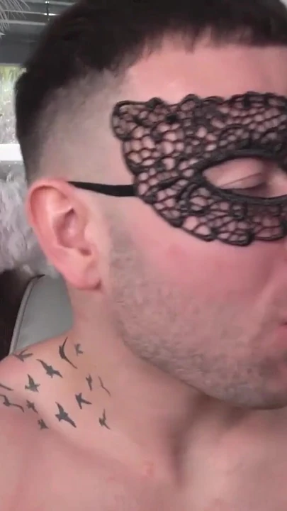 Şşş! Letsgobi'deki gizli biseksüel partimizden kimseye bahsetme | Klip 1