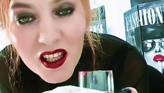 Ben senin zehirlenmiş bağımlılığınım