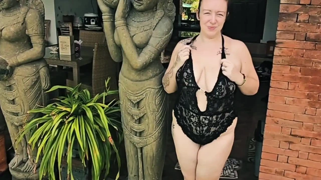 Jade mega dildosunu sikiyor