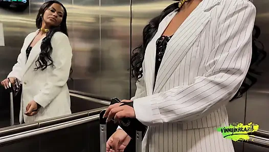 Esmerin Poposunu Kırdım