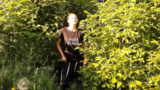 Doğada riskli halka açık kadın mastürbasyonu - lesbian-candys