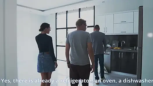 Koca karısının bir emlakçı tarafından indirim için sikilmesini izliyor!