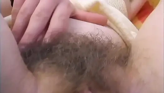 Sevimli minyon saf kıllı kız utangaç solo