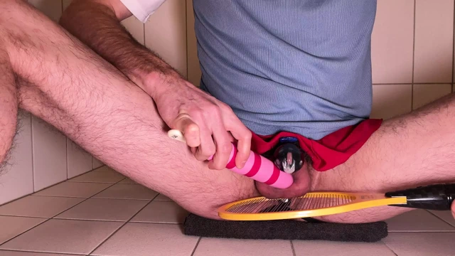 Bekaret kafesinde dildo boşalma yok