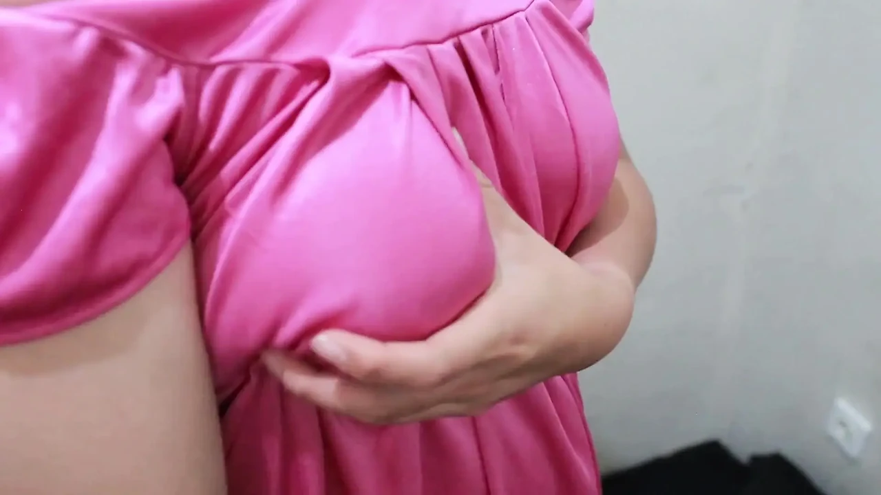 Chindo Colmek Gets Severely Dirty Using a Lubricant Bottle