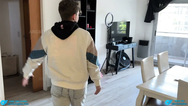 "Ben Heteroyum. Amı Severim" Evli Arty ArgBoy Sonunda Beyaz Büyük Bir Yarrağı Emdi