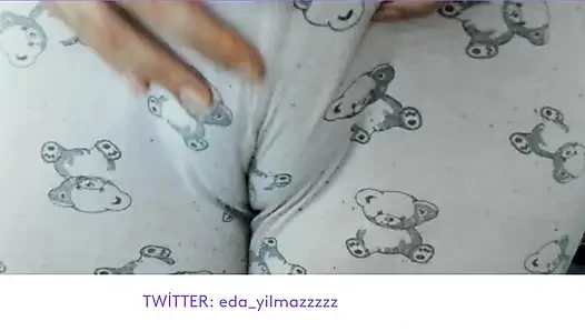 CAMELTOE- PİJAMAYLA MASTURBASYON- KABARMIŞ AM- TURK PORNO