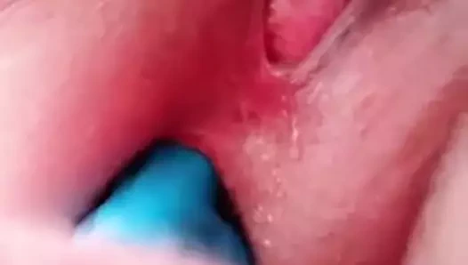 Sexywingedone kıçındaki oyuncakları seviyor!