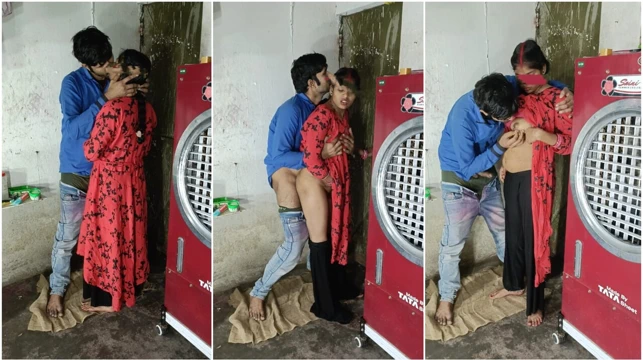 Kız arkadaş geceleri erkek arkadaşıyla buluşmaya geldi erkek arkadaşıyla yine gizli seks Hintçe ses desi kız, xxx video