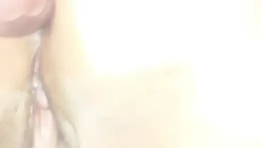 Başka bir 3 inçlik kız. Rahat olmaya 4 deneme yaptı