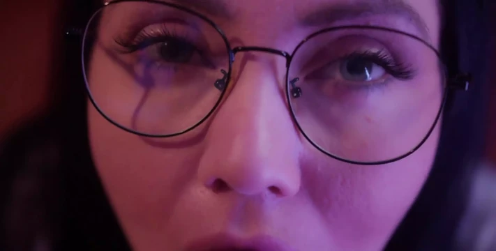 Naughty Woman Gives Blowjob Her Paramour's.