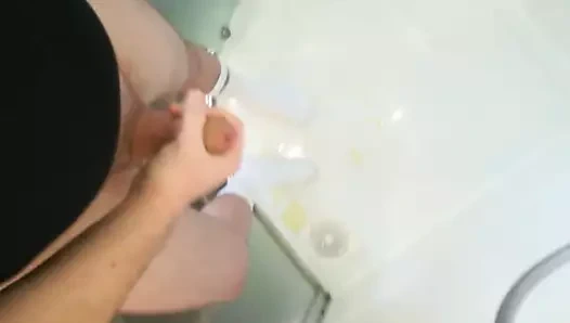 Azgın femboy çiş &amp; orgazm lezzetli klitoris