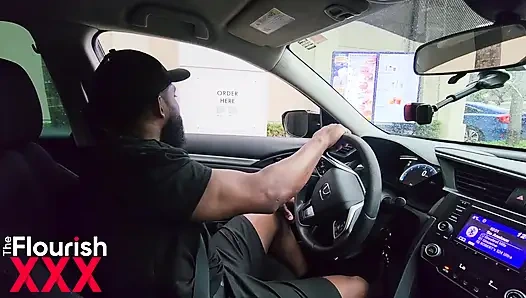 Patates kızartması ve sürpriz: Melia Avelin ve Tysin Black