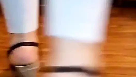 Karım bana yeni takozlarını gösteriyor