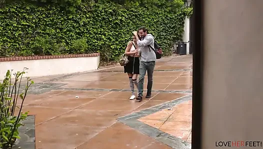 Ayaklarıma aşık