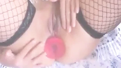 Karı anüs oyuncak ile süper bir sevinç var!