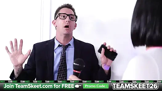 Koreli güzeller yapımcı Johnny ile müzik videosu seçmeleri