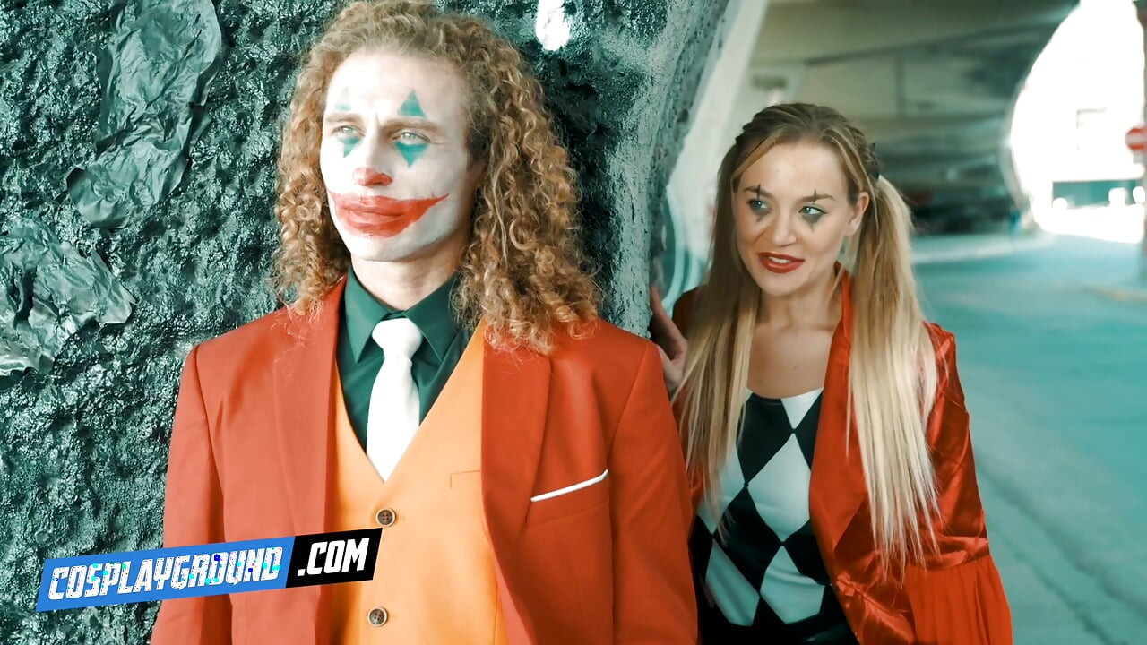 Blake Blossom, Harley Quinn olarak Joker'in sert sikini emiyor - Joker Porno Cosplay Parodisi