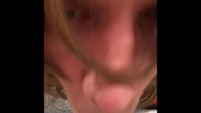 Korkak katie oral seks uygulama