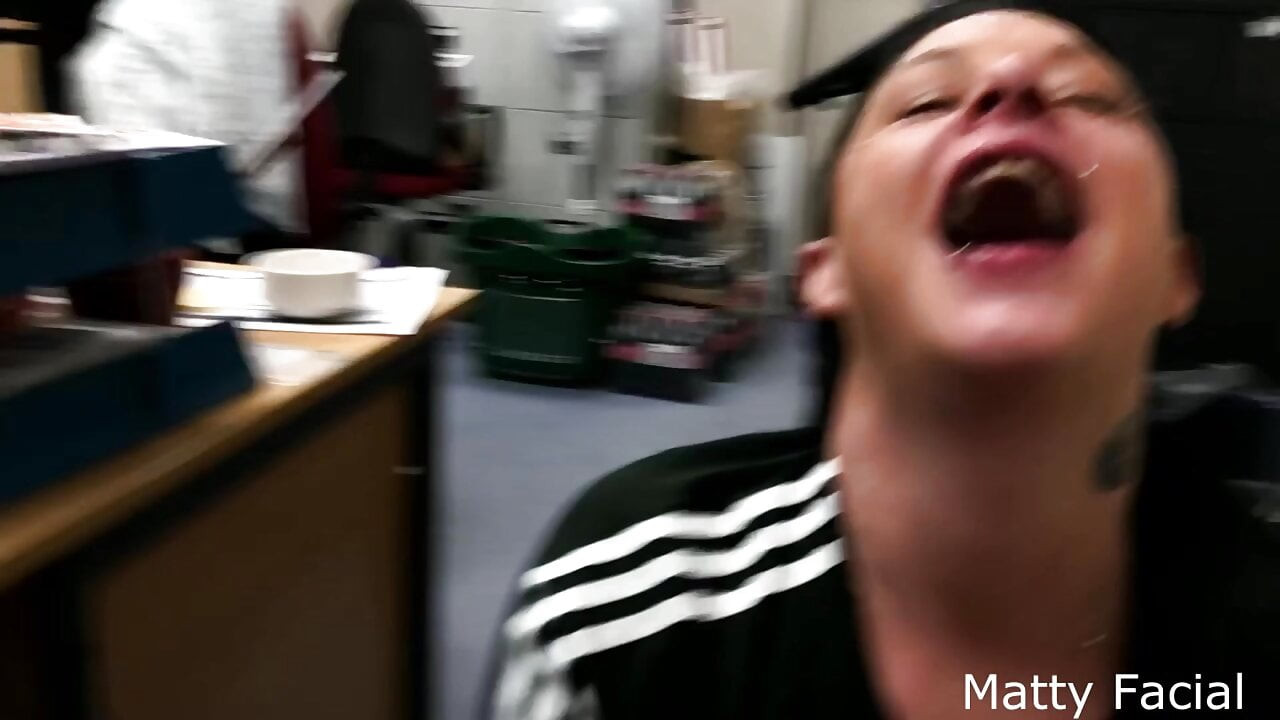 oral seks at iş içinde the ofiste