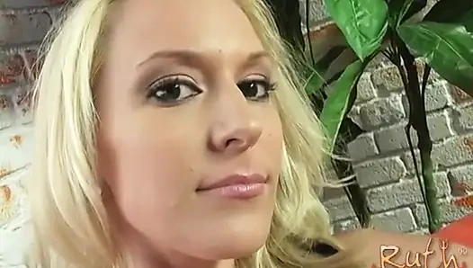 Frankie Vargas zenci yarağı sürtüğüne dönüşüyor