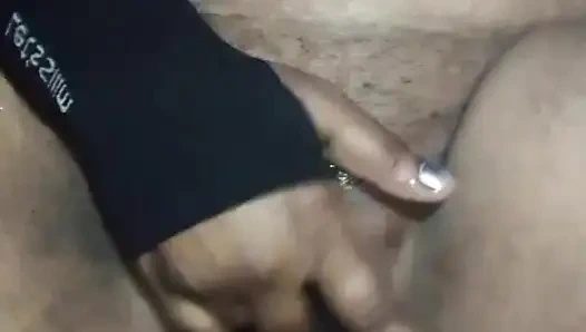 Herkes Savita Yenge'nin göğüslerini ve rahatlamasını nasıl seviyor?yorum yapın ve abone olun.
