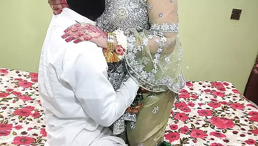 Hintli desi kız düğünden💦 önce sert sikiliyor güzel ateşli kız ko mehndi wali raat he chod diya